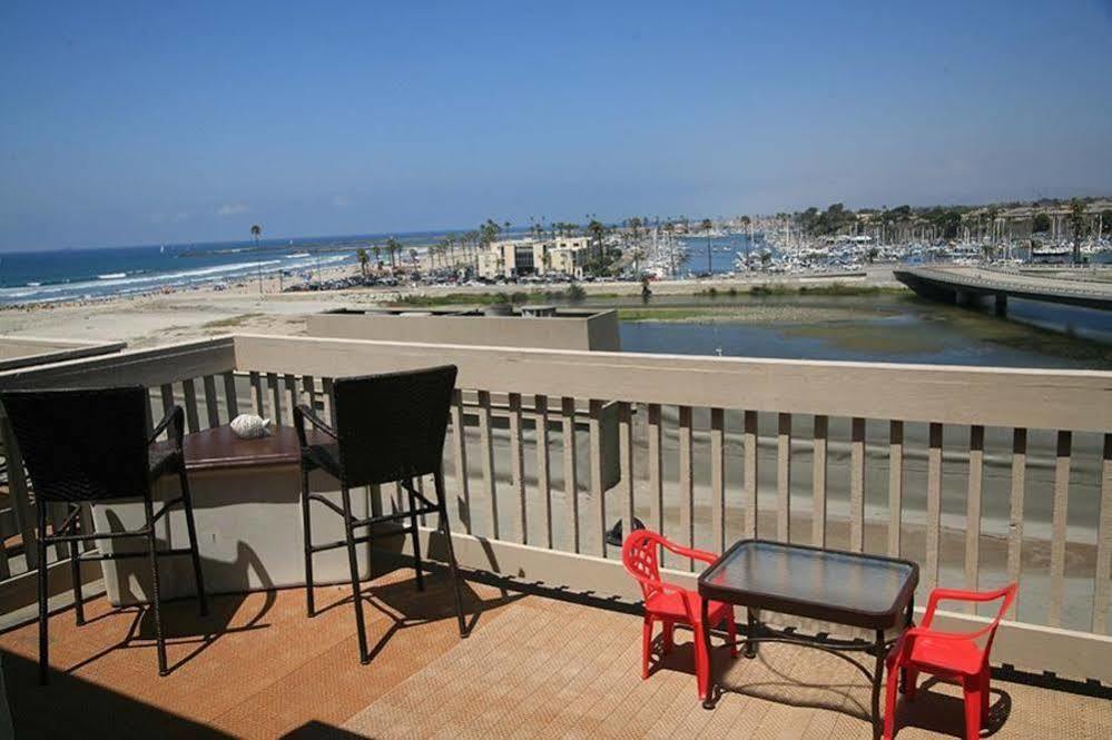 Sunset Getaway Hotel Oceanside Exterior photo